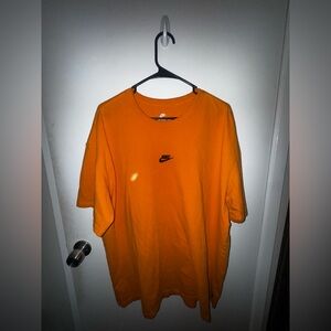 Nike Men's Orange Short Sleeve Tee